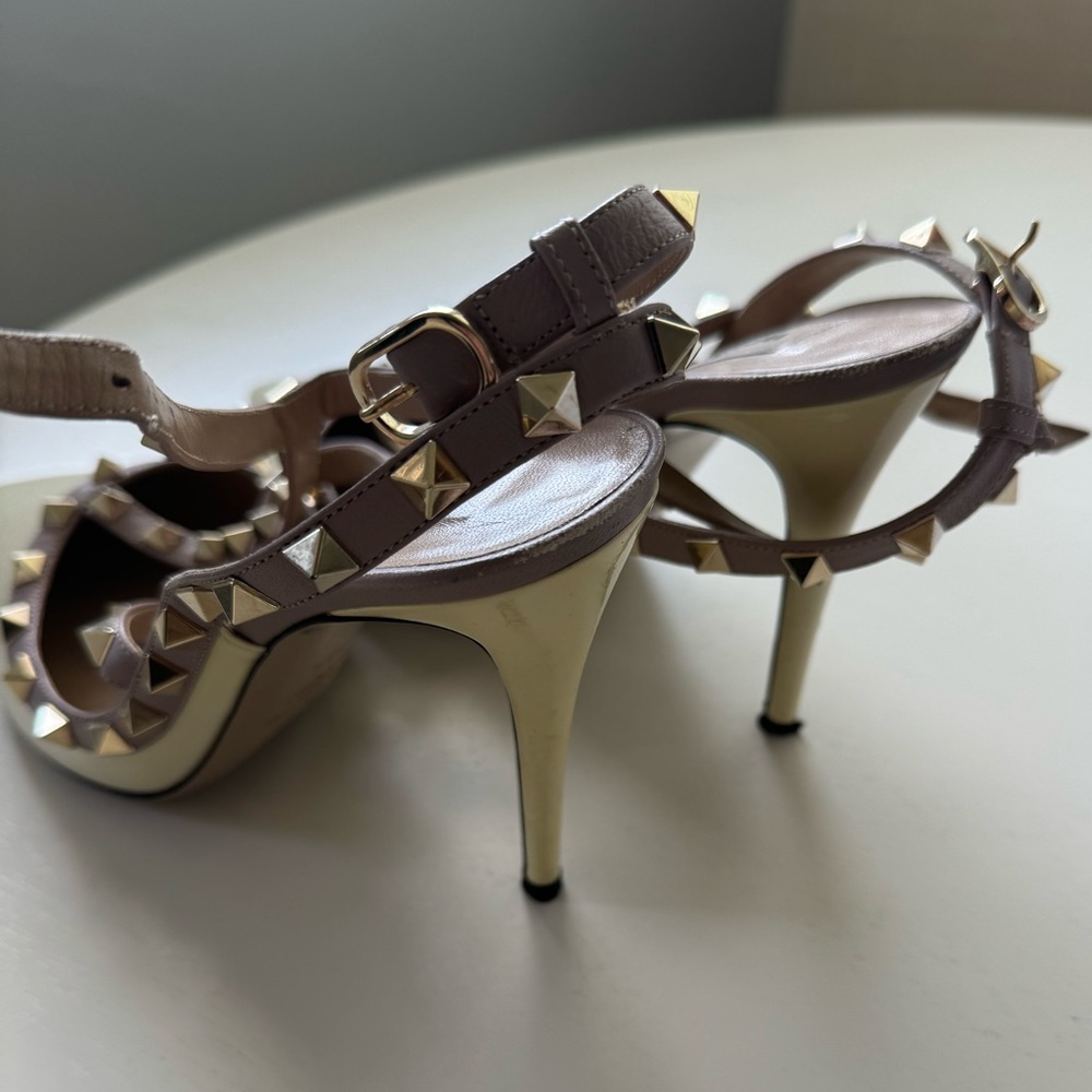 Valentino Heels in perfect condition - only worn once. $500